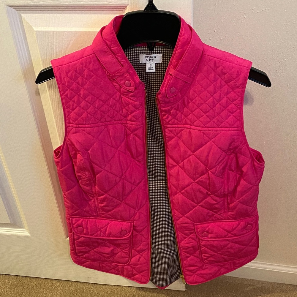 Crown and Ivy Quilted Vest Size Small